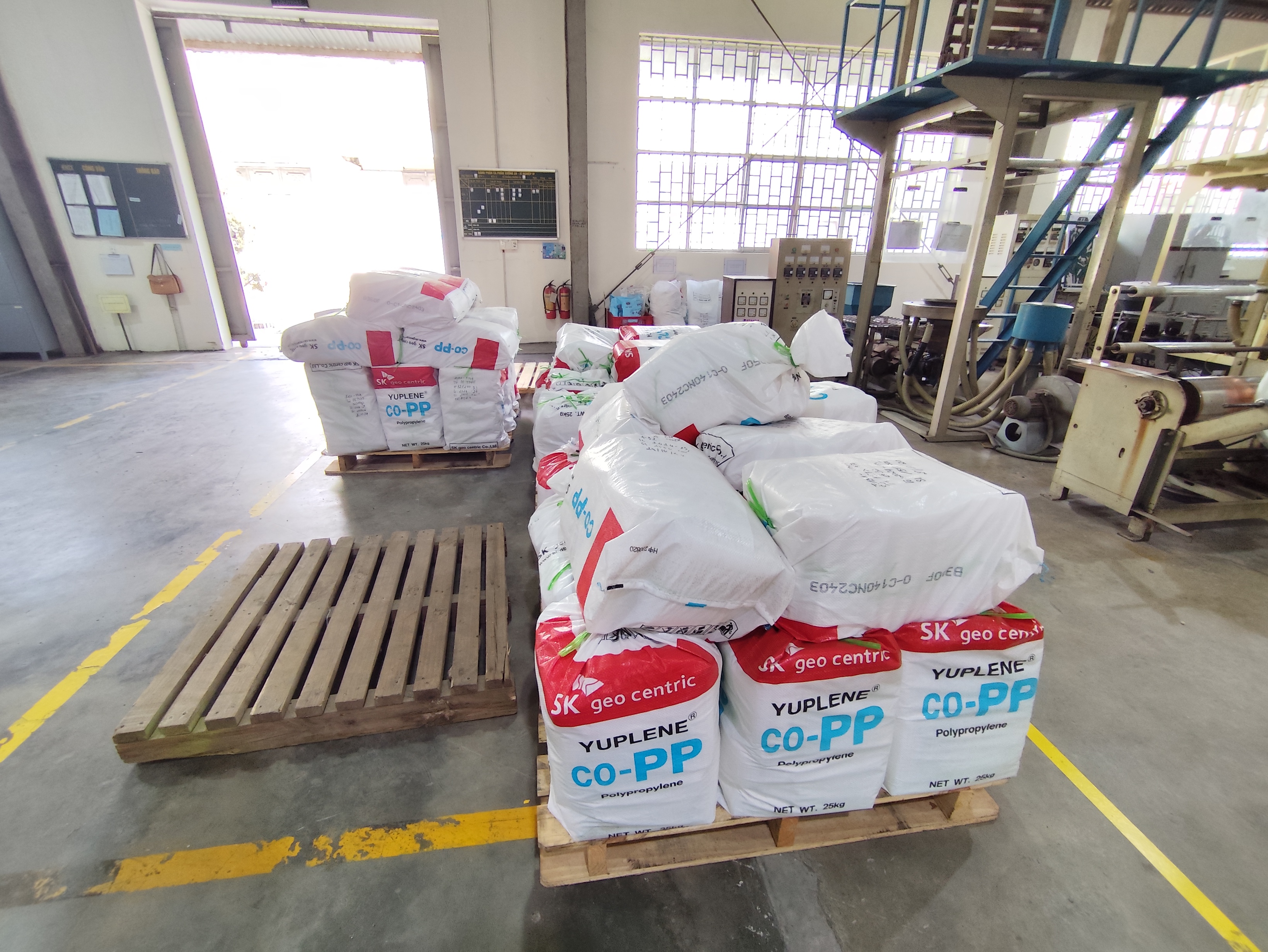 Plastic raw material 2.jpg
